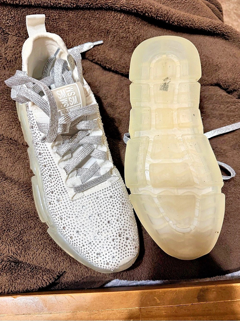 Steve Madden Maxima-R Women's White & Silver Sneakers Like New